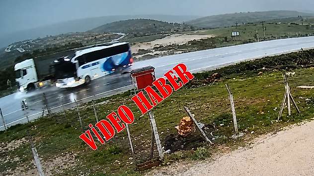 Sollama Faciası Kamerada: Yolcu Otobüsü Şarampole Uçtu