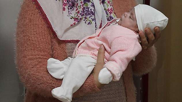 Sözleşmeli personelin doğum izni süresi 24 haftaya çıkarıldı