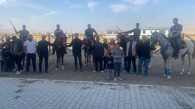 Suat Yıldız'dan Hemşerilere Çağrı: Atlı Cirit Kulübüne Sahip Çıkalım