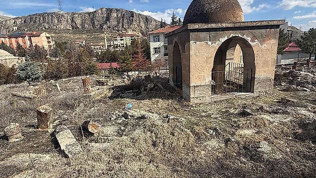Tarihi mezarlıklar için koruma altına alınması çağrısı