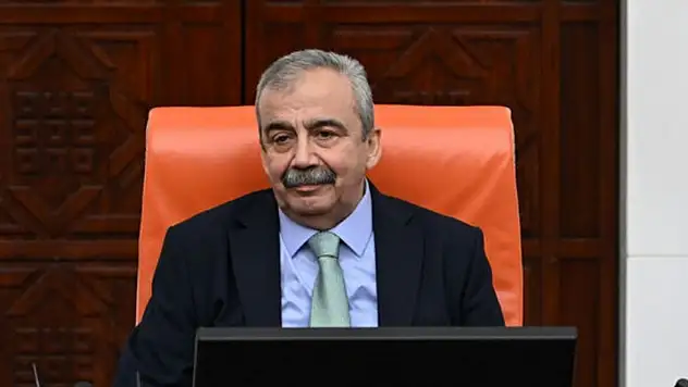 TBMM Başkanvekili Sırrı Süreyya Önder hayatını kaybetti