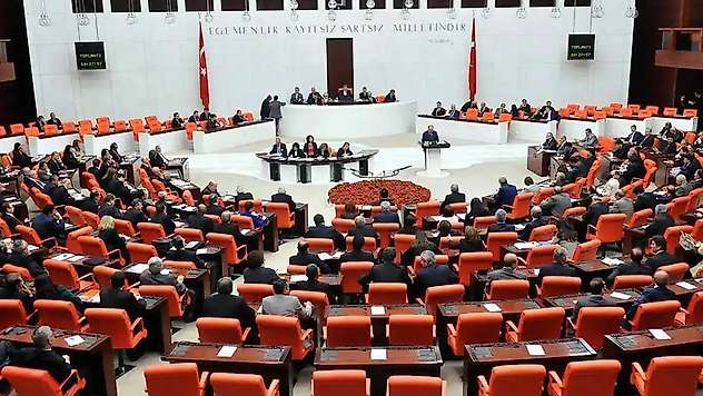 TBMM'de sandalye dağılımı yeniden şekillendi