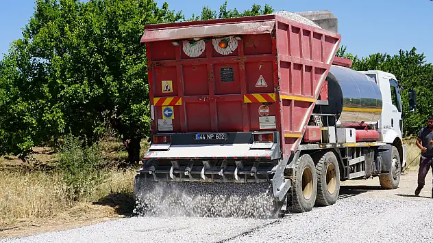 Tohma Mahallesinde yeni yol açma ve genişletme çalışmaları