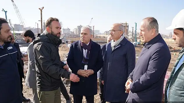 TOKİ Başkanı Bulut, Malatya'da incelemelerde bulundu