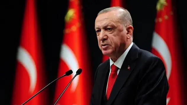 Tüm iş yerleri 22:00'da kapanacak.