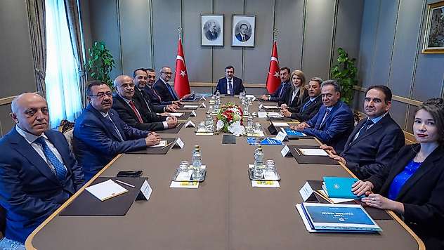 Turgut Özal Tıp Merkezi'nin İhtiyaçları Cumhurbaşkanı Yardımcısı Yılmaz'a aktarıldı