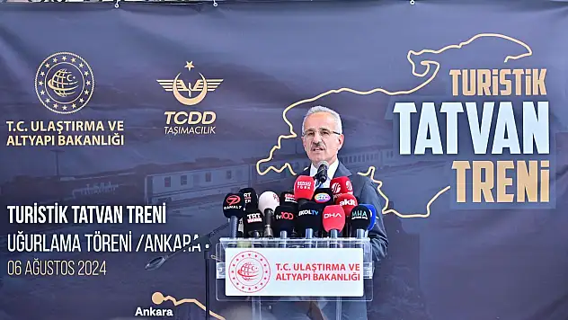 Turistik Tatvan Treni Yola Çıktı