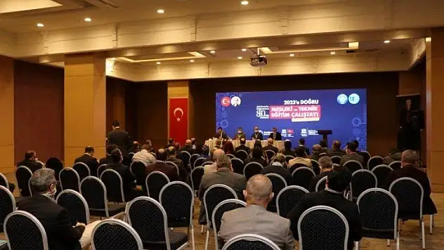 Türk Eğitim-Sen'in Düzenlediği '2023'e Doğru Mesleki Ve Teknik Eğitim Çaliştayi' Sona Erdi.