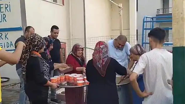 Üç Yıl Sonra Açılacak Okul İçin Bin Kişiye Aşure Dağıtıldı