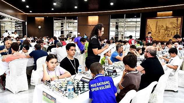 Uluslararası Altın Kayısı Satranç Turnuvası Malatya'da Devam Ediyor