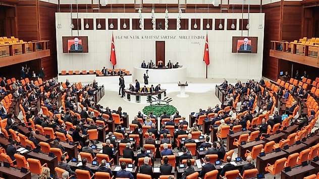 Üniversiteden İlişiği Kesilenlere Yeniden Eğitim Hakkı