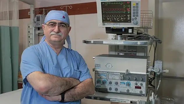 Ünlü kalp cerrahı Bingür Sönmez uyardı: Reçetesiz ilaçta 'ani kalp durması' riski