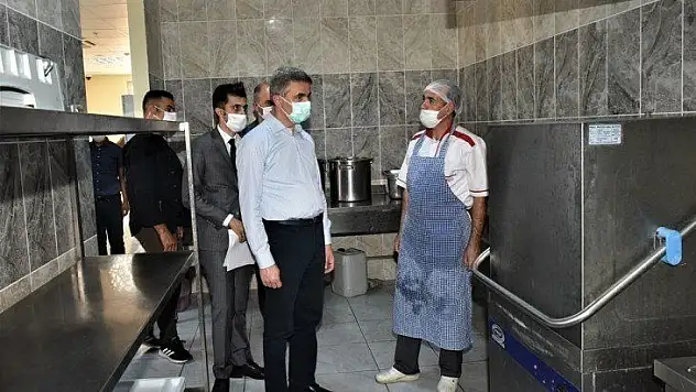 Vali Baruş, Geri Gönderme Merkezini ve İnşaatını Denetledi