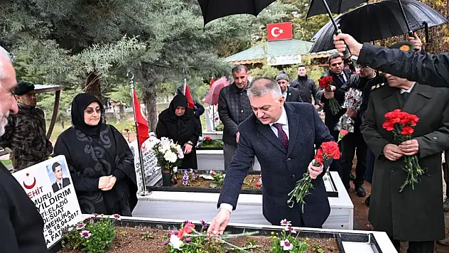 Vali Ersin Yazıcı 18 Mart Çanakkale ZaferiAnma Programına Katıldı