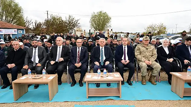 Vali Ersin Yazıcı Büyükbaş Hayvan ve Sıvat Dağıtım Programına Katıldı