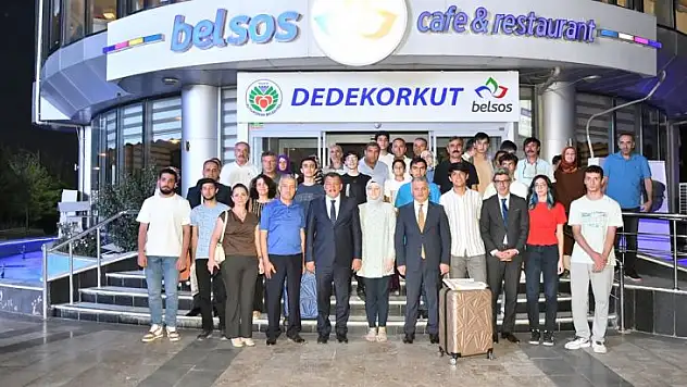 Vali Ersin Yazıcı, İlimizde 2023 YKS Sınavında Dereceye Giren Öğrencilerle Bir Araya Geldi