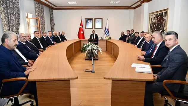 Vali Hulusi Şahin Muhtarları Kabul Etti