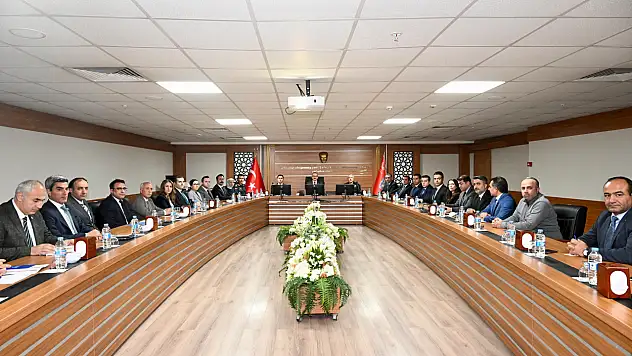 Vali Seddar Yavuz Başkanlığında Kış Tedbirleri Toplantısı Gerçekleştirildi