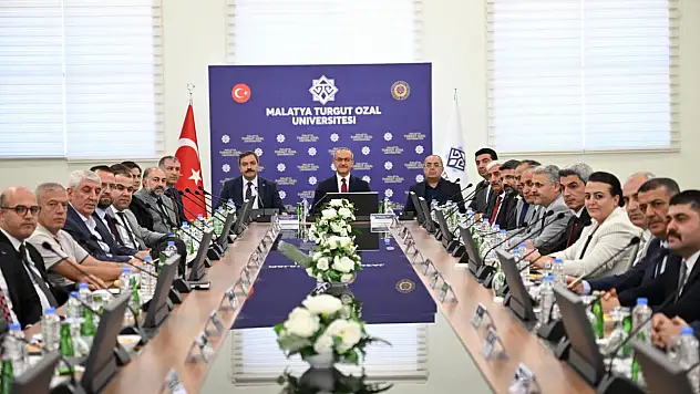 Vali Seddar Yavuz Başkanlığında Üniversite Danışma Kurulu Toplantısı Gerçekleştirildi