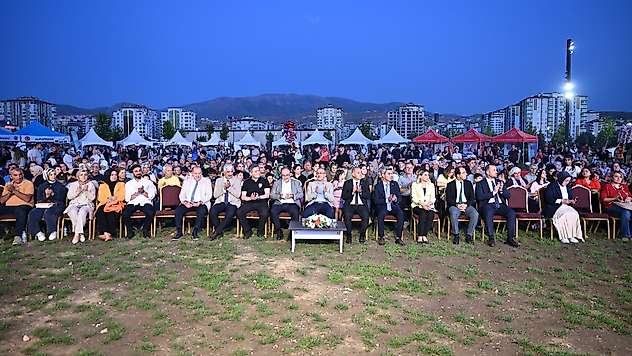 Vali Seddar Yavuz, 'ÖNEM'le Yeşerenler' Sergisi ve Aile Yılı Konserine Katıldı