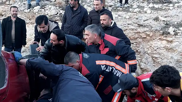 Yavuz Selim Karagöz Caddesinde Trafik Kazası 4 Yaralı