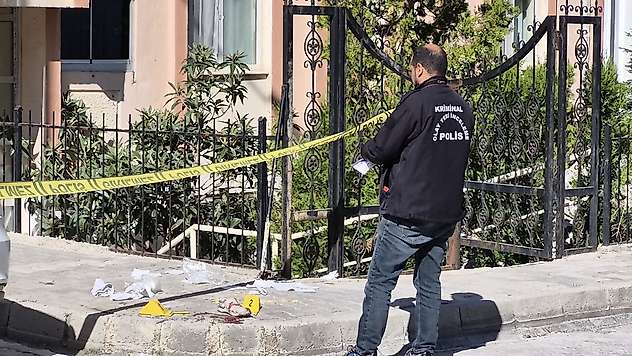 Yavuzselim Mahallesi'nde dehşet: 61 yaşındaki Perihan Akbulut'a 8 bıçak darbesi, şüpheli eş kaçtı