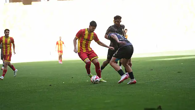 Yeni Malatyaspor Çaresiz Kaldı: Somaspor'dan 7 Gollü Gövde Gösterisi