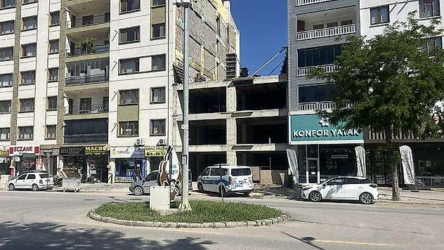 Yerinde Dönüşüm İnşaatında Kaza: İşçi Yüksekten Düştü