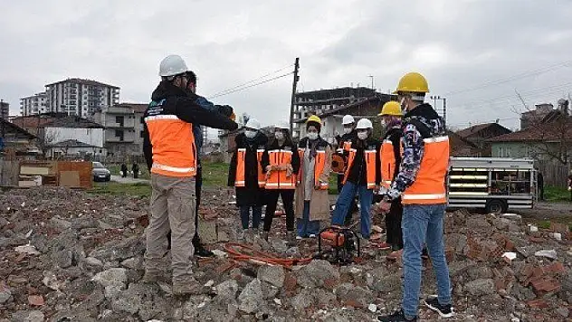 Yeşilyurt Arama ve Kurtarma Ekibi Eğitimlerine Devam Ediyor