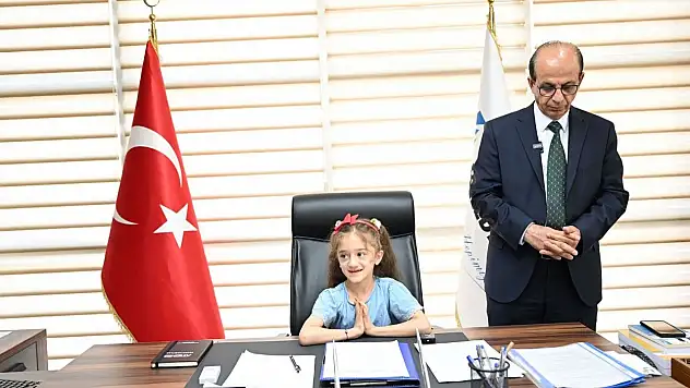 Yeşilyurt Belediye Başkanı Prof.Dr.İlhan Geçit Koltuğunu Fatma Nazlı'ya Devretti