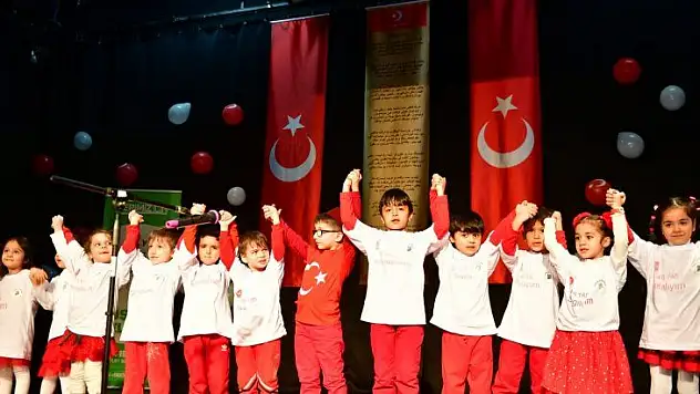 Yeşilyurt Belediyesi Erdem Okulu Öğrencilerinin 'İstiklal Marşı' Etkinliği Büyük Beğeni Topladı