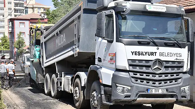 Yeşilyurt Belediyesi'nden Aşağıbağlar'a Konforlu Ulaşım: Sıcak Asfalt Çalışmaları Başladı