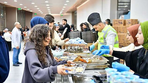 Yeşilyurt Belediyesi'nden İnönü Üniversitesi Yaşam Merkezi'nde Gönül Sofrası!