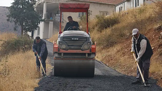 Yeşilyurt Belediyesi'nden Kış Öncesi Asfalt Seferberliği