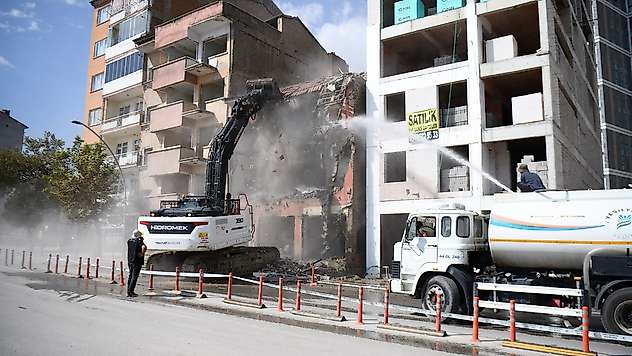 Yeşilyurt Belediyesi'nden Metruk Yapılara Kararlı Müdahale!