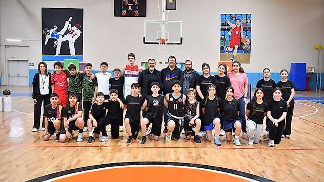 Yeşilyurt Belediyesi'nin Basketbol Turnuvasında Dostluk Ve Rekabet Bir Arada Yaşandı