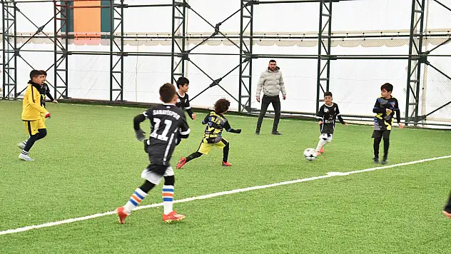 Yeşilyurt Belediyesi Ödüllü 'Sömestir Futbol Turnuvası' Başladı