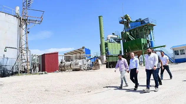 Yeşilyurt Belediyesi Sıcak Asfalt, Kilit Parke Taşı, Beton ve Beton Ürünlerini Kendi Tesislerinde Üretiyor