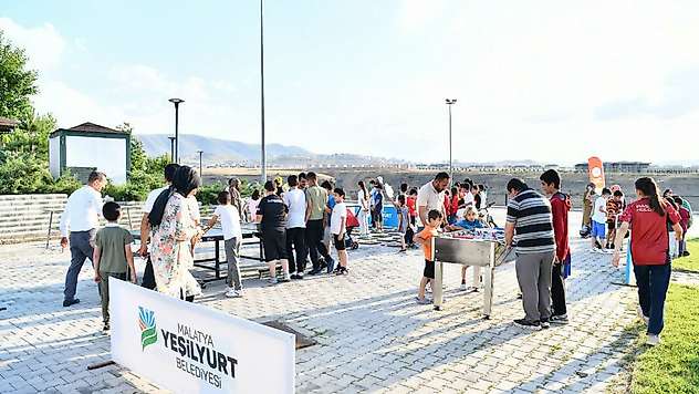 Yeşilyurt İlçesinde 'Yaz Akşamları' Renkli ve Keyif Dolu Etkinliklerle Başladı