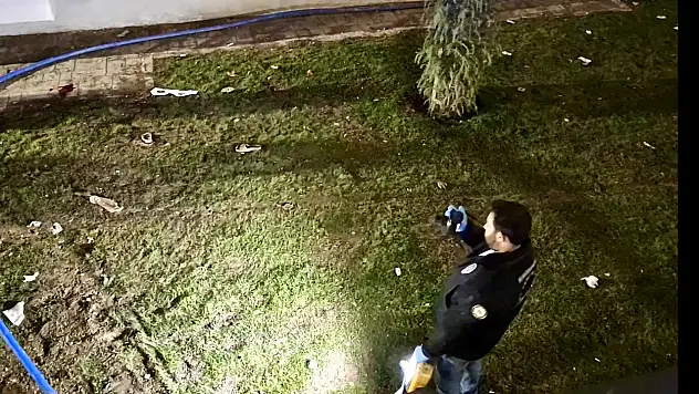 Yeşilyurt'ta 5'inci Kattan Düşen Genç Kız Ağır Yaralandı