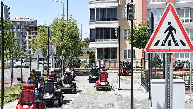 Yeşilyurt'ta 6 Bin 820 Öğrenci Trafik Kurallarını Uygulamalı Öğrendi