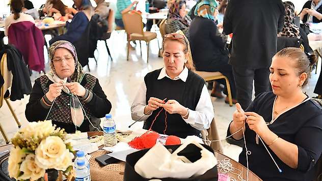 Yeşilyurt'ta 90 Kadın 40 Dakikada Hünerlerini Konuşturdu