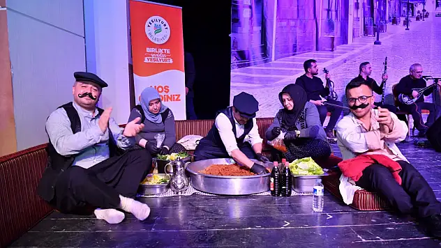 Yeşilyurt'ta 'Eyvan Geceleri' Kültür ve Sanatla Gönülleri Isıttı