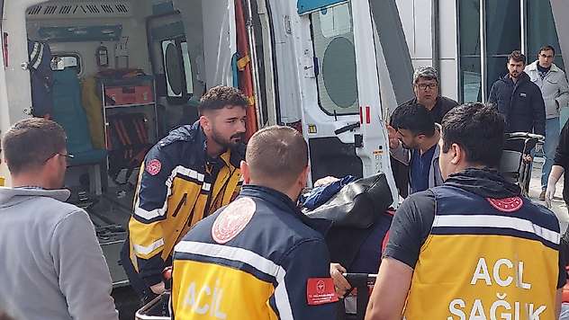 Yeşilyurt'ta İki Otomobil Çarpıştı: 2 Yaralı