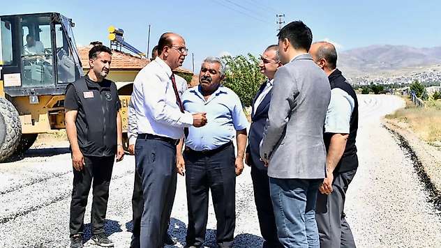 Yeşilyurt'ta Kırsal Yollar Güçleniyor: İkizce'de Ulaşım Atağı