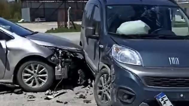 Yeşilyurt'ta Köprüde Kaza: 4 Yaralı