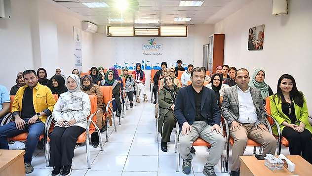 Yeşilyurt'ta 'Sağlıklı Yaşam ve Egzersiz' Seminerine Yoğun İlgi