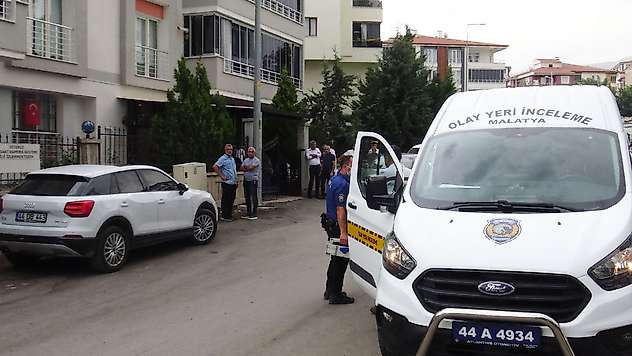 Yeşilyurt'ta Yakınlarının Haber Alamadığı B.K. Evinde Ölü Bulundu