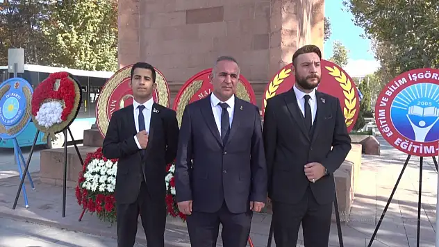 Zafer Partisi'nden Cumhuriyet Bayramı'na Anlamlı Çelenk Sunumu