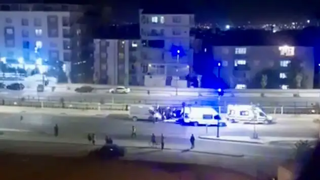 Zincirleme Trafik Kazası: 4 Araç Çarpıştı, 2 Kişi Yaralandı